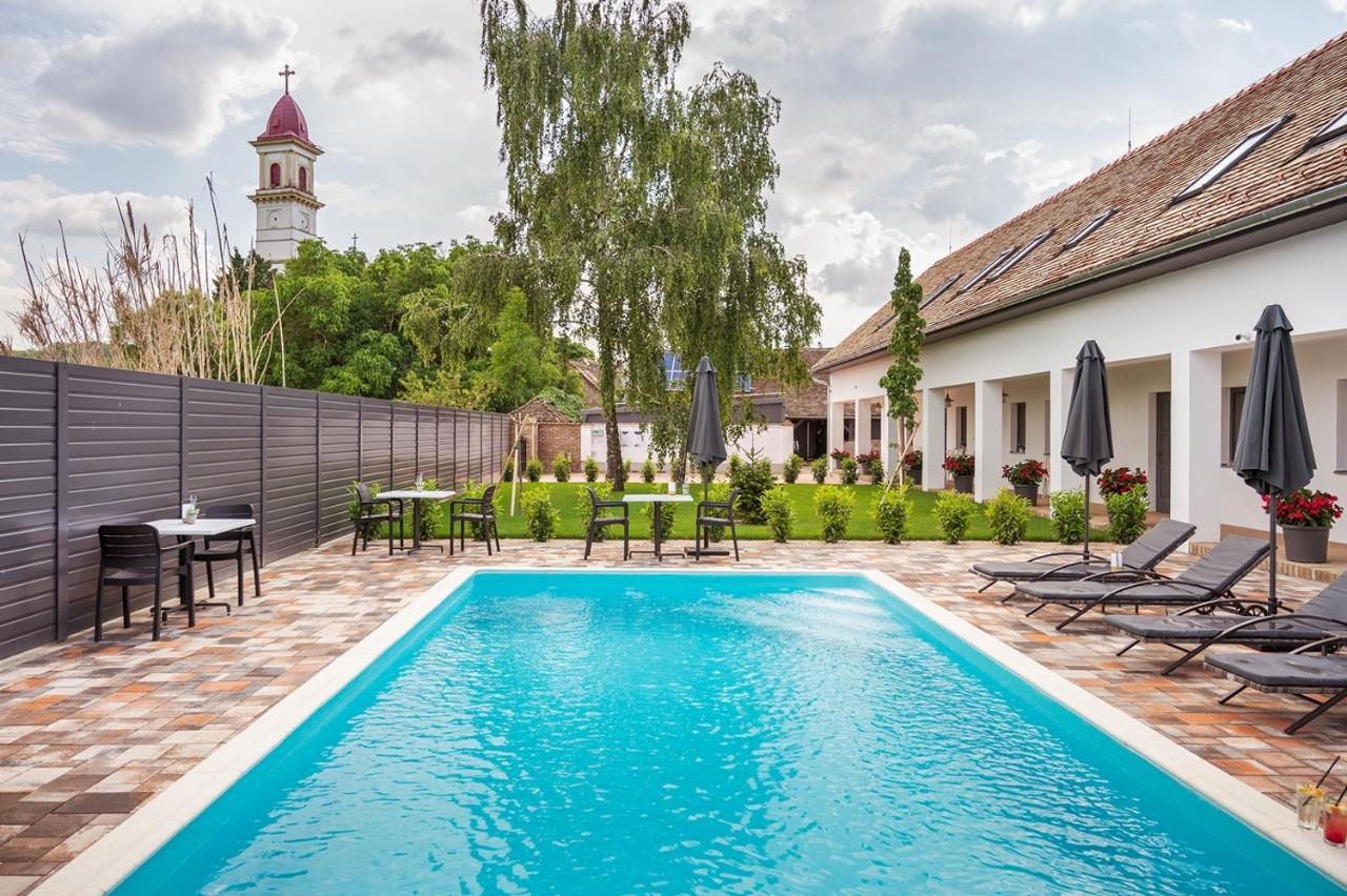 Palkonyha Panzio Speiz Gasztromuhely Bed and Breakfast Palkonya Buitenkant foto